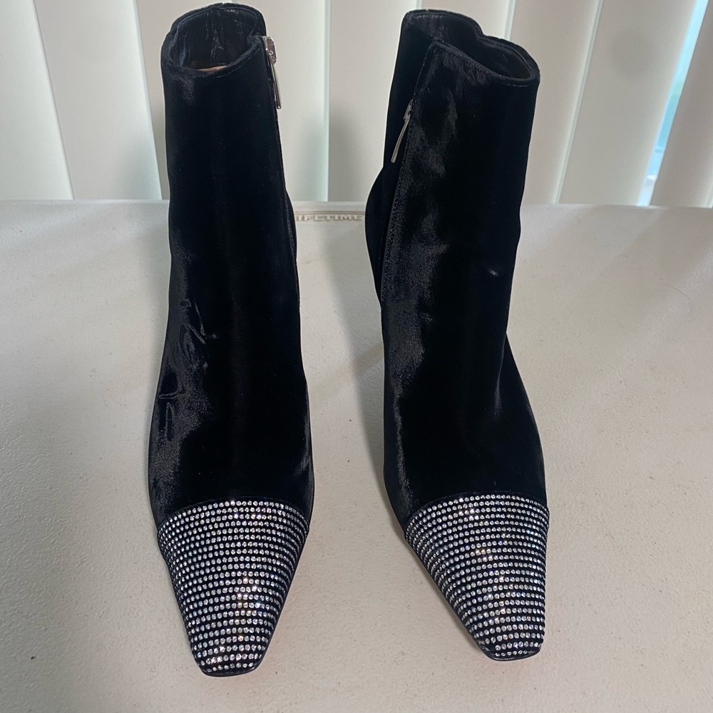 GIANVITO ROSSI Crystal velvet ankle boots. Size 37